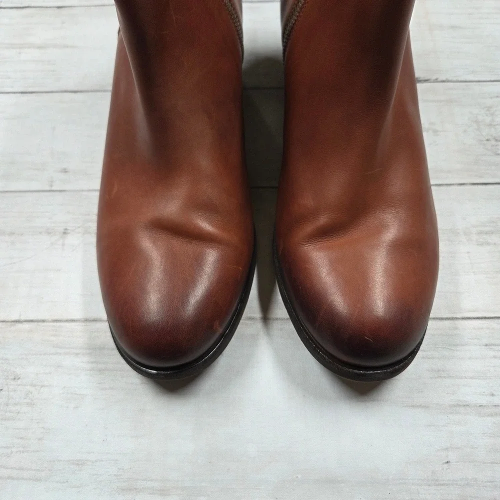 Clarks boots have